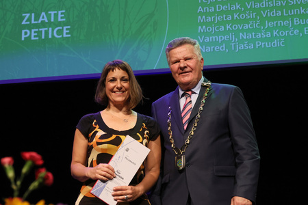 ZLATE PETICE 99g FOTO LJUBO VUKELIČ